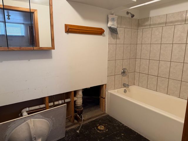 818 16th Street N, Moorhead, MN 56560