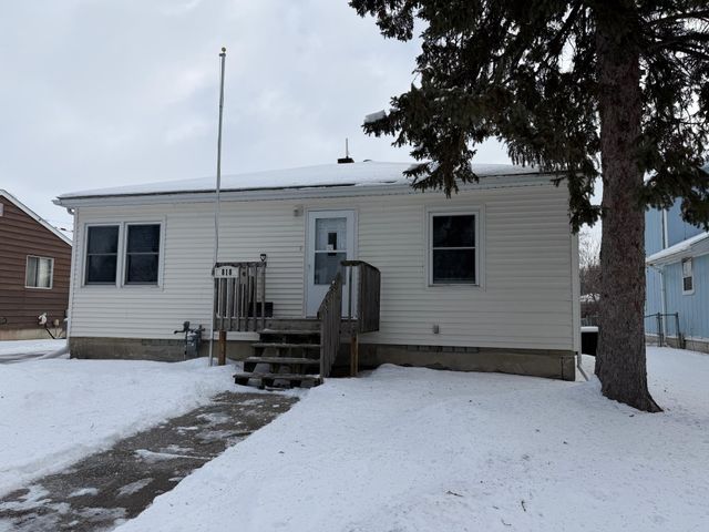 818 16th Street N, Moorhead, MN 56560