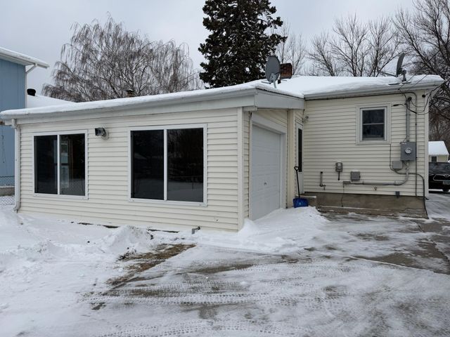 818 16th Street N, Moorhead, MN 56560