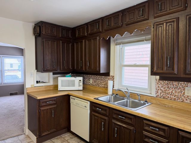 818 16th Street N, Moorhead, MN 56560