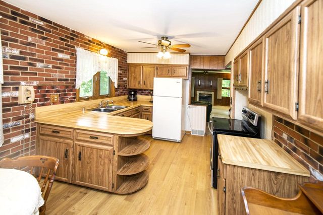 755 Adelmann AVENUE, Brookfield, WI 53045
