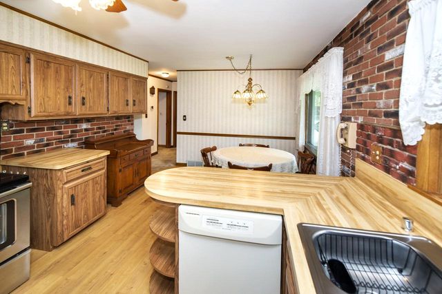 755 Adelmann AVENUE, Brookfield, WI 53045