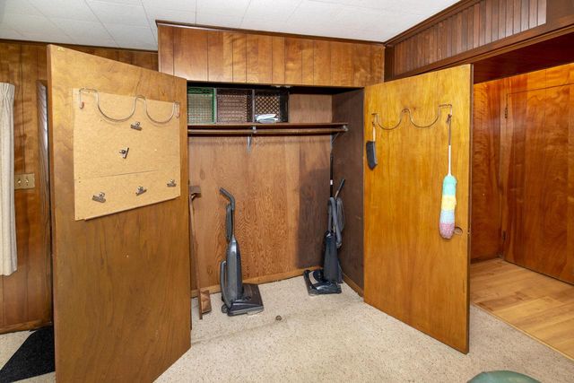 755 Adelmann AVENUE, Brookfield, WI 53045