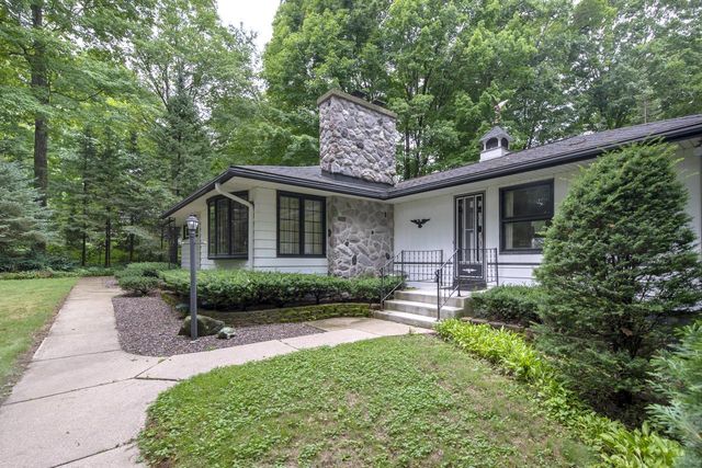 755 Adelmann AVENUE, Brookfield, WI 53045