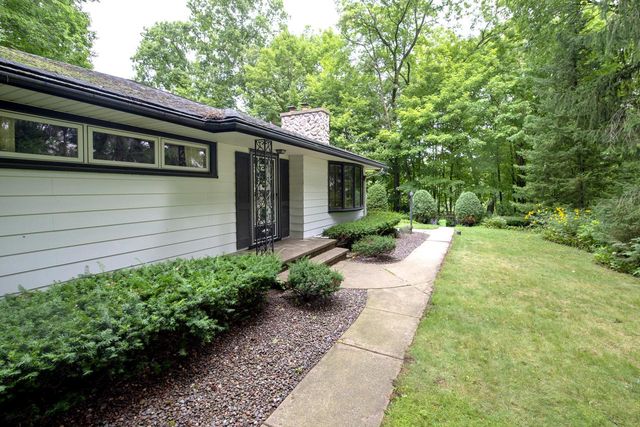 755 Adelmann AVENUE, Brookfield, WI 53045
