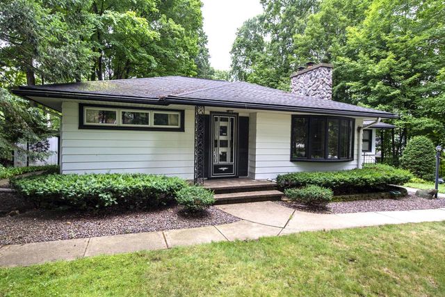755 Adelmann AVENUE, Brookfield, WI 53045