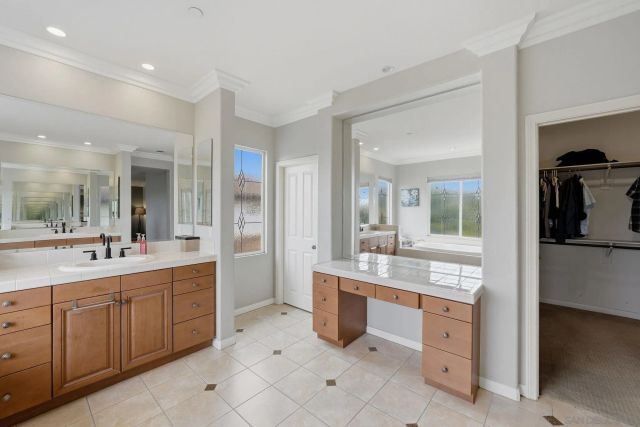 9767 Deer Trail Dr, San Diego, CA 92127