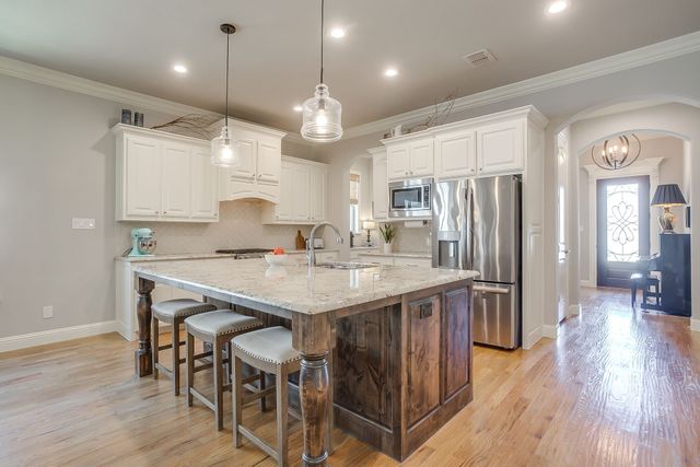 305 Arrowhead Pass, Keller, TX 76248