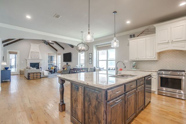 305 Arrowhead Pass, Keller, TX 76248