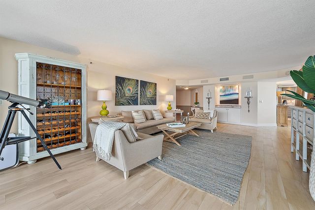 5200 N Ocean Drive 505, Singer Island, FL 33404