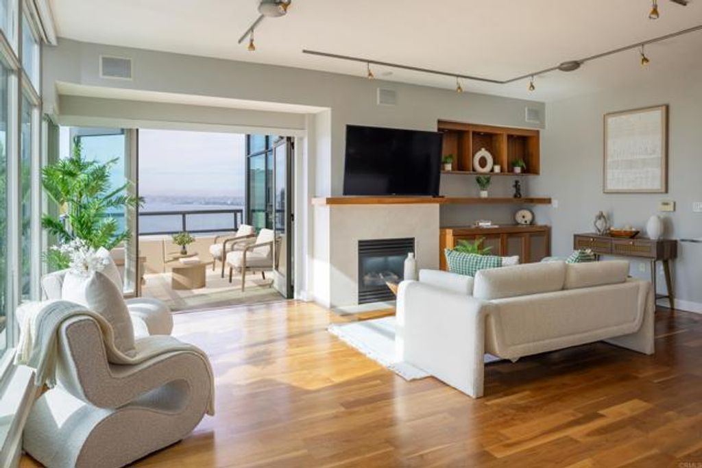 1199 Pacific Highway 1605, San Diego, CA 92101