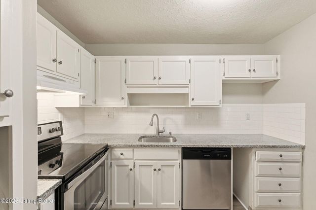 410 Mockingbird Valley Rd 4, Louisville, KY 40207