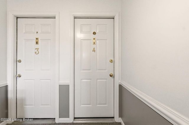 410 Mockingbird Valley Rd 4, Louisville, KY 40207