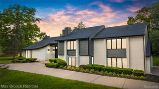 3332 Barlyn Lane, Bloomfield Charter Township, MI 48302
