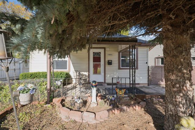 17083 Dora Street, Melvindale, MI 48122