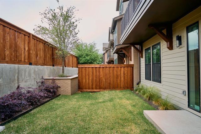 2209 Woodland Ave 601, Austin, TX 78741