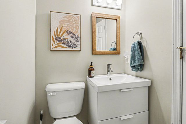 7676 Orchard Hill Avenue, Kalamazoo, MI 49009