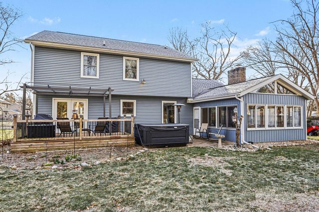 7676 Orchard Hill Avenue, Kalamazoo, MI 49009