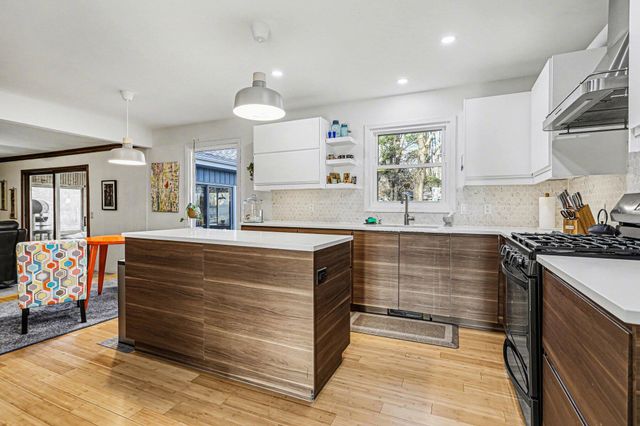 7676 Orchard Hill Avenue, Kalamazoo, MI 49009