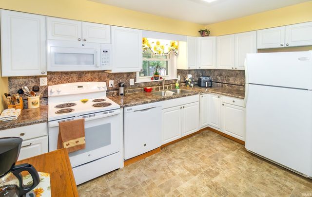 31 W Bujey Drive, Evansville, IN 47710