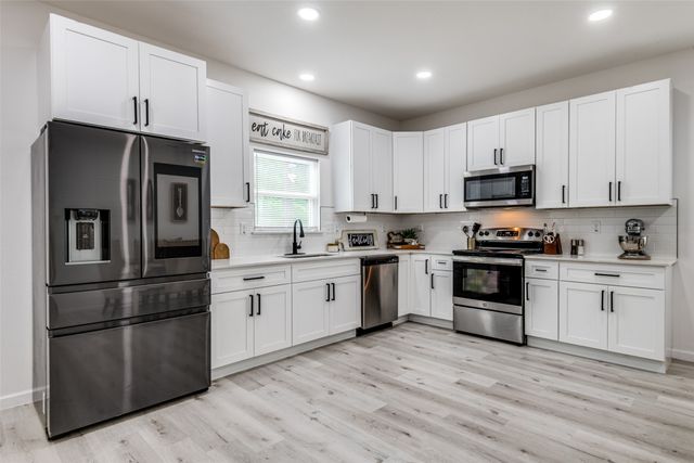 126 Little Feather Road, Mabank, TX 75156
