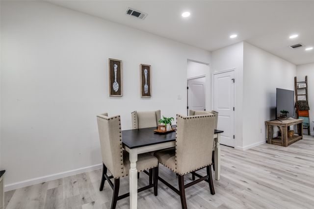 126 Little Feather Road, Mabank, TX 75156