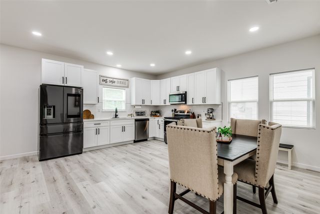 126 Little Feather Road, Mabank, TX 75156