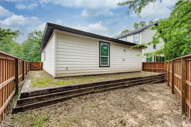 126 Little Feather Road, Mabank, TX 75156