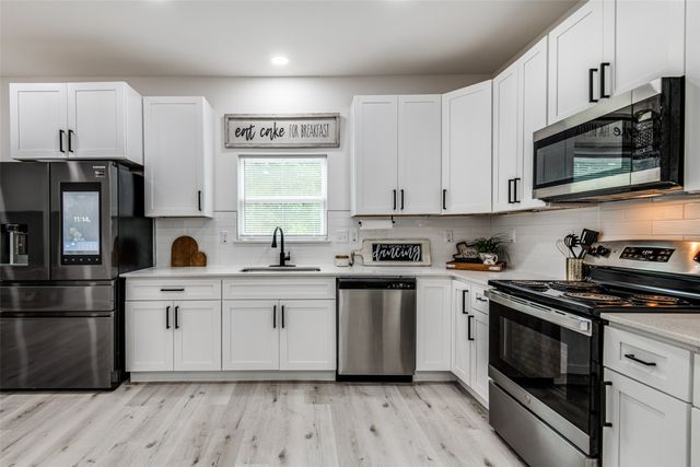 126 Little Feather Road, Mabank, TX 75156