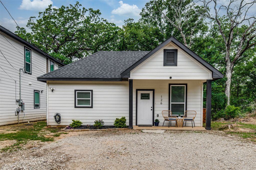 126 Little Feather Road, Mabank, TX 75156