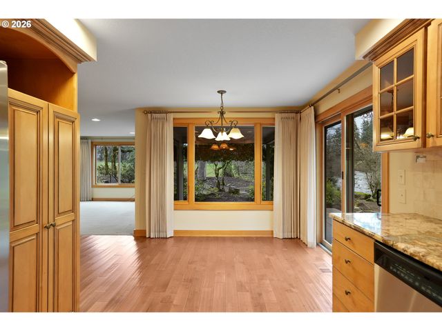 16695 DANCING FOX Ln Ne, Silverton, OR 97381