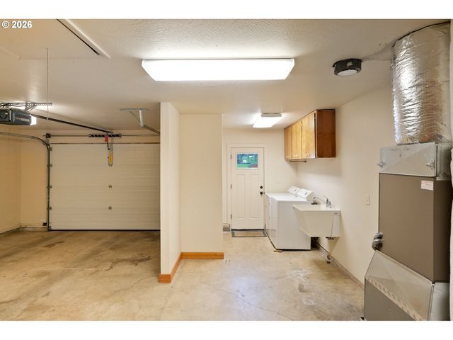 16695 DANCING FOX Ln Ne, Silverton, OR 97381