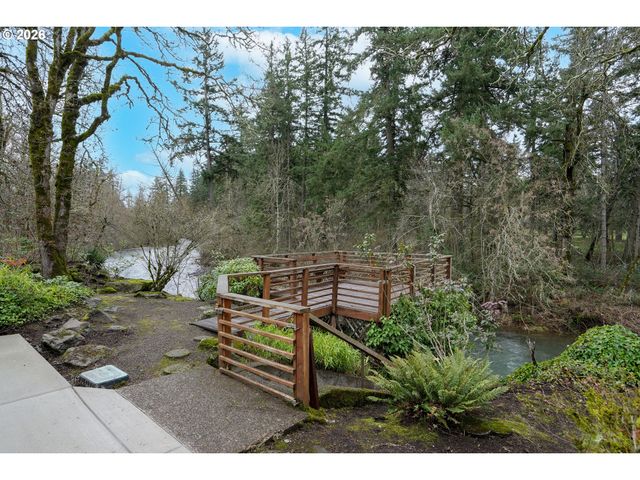 16695 DANCING FOX Ln Ne, Silverton, OR 97381