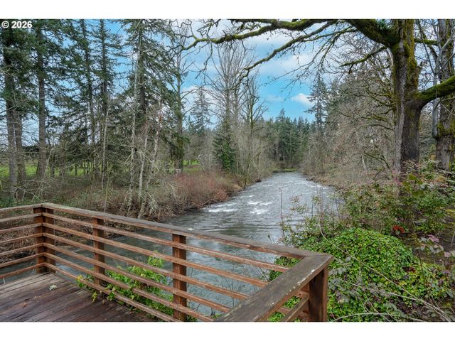 16695 DANCING FOX Ln Ne, Silverton, OR 97381