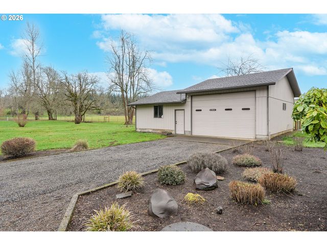 16695 DANCING FOX Ln Ne, Silverton, OR 97381