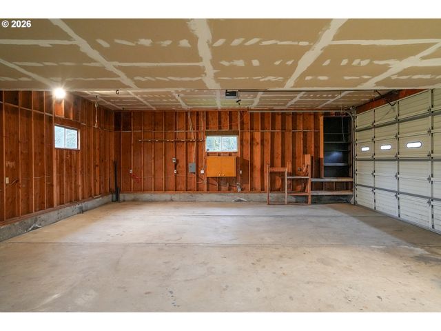 16695 DANCING FOX Ln Ne, Silverton, OR 97381