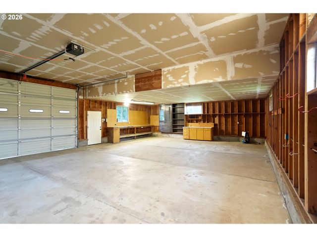 16695 DANCING FOX Ln Ne, Silverton, OR 97381