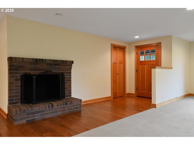 16695 DANCING FOX Ln Ne, Silverton, OR 97381