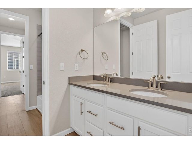 26984 E Archer Ave, Aurora, CO 80018