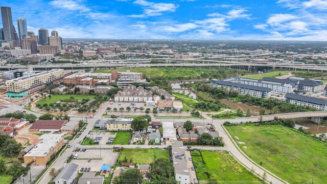306 Mcalpine Street, Houston, TX 77003