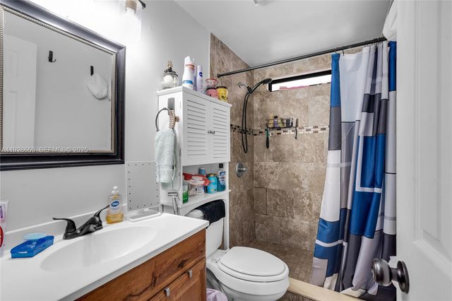 21771 NW 6th St, Pembroke Pines, FL 33029