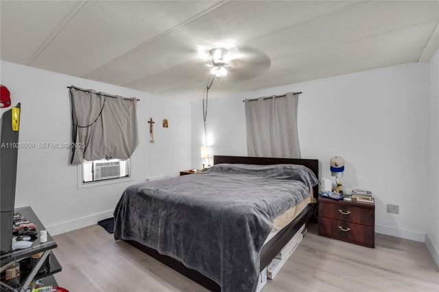 21771 NW 6th St, Pembroke Pines, FL 33029