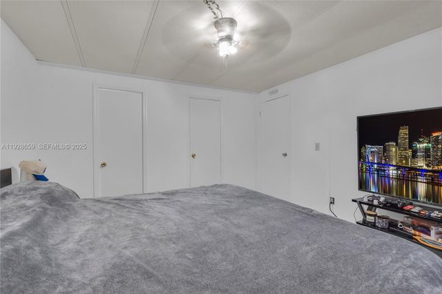 21771 NW 6th St, Pembroke Pines, FL 33029