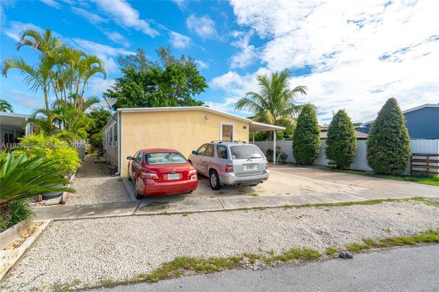 21771 NW 6th St, Pembroke Pines, FL 33029