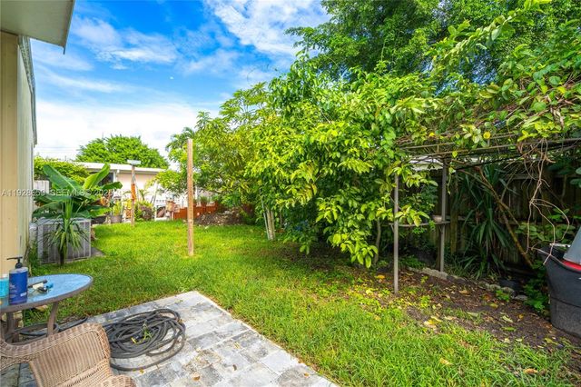 21771 NW 6th St, Pembroke Pines, FL 33029