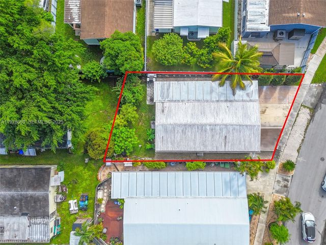 21771 NW 6th St, Pembroke Pines, FL 33029