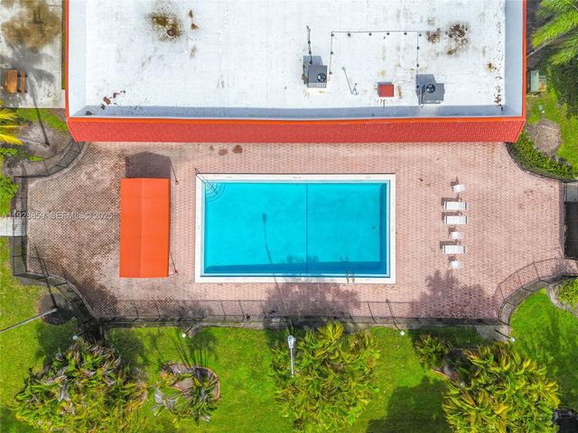 21771 NW 6th St, Pembroke Pines, FL 33029