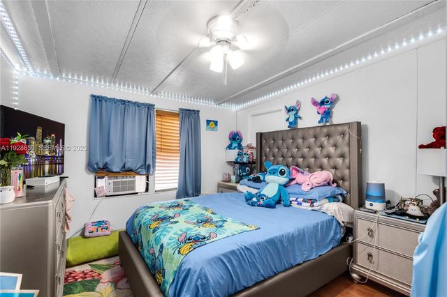 21771 NW 6th St, Pembroke Pines, FL 33029