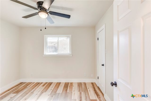 905 S Roy Reynolds Drive, Harker Heights, TX 76548