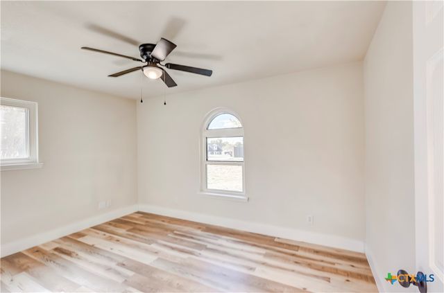 905 S Roy Reynolds Drive, Harker Heights, TX 76548